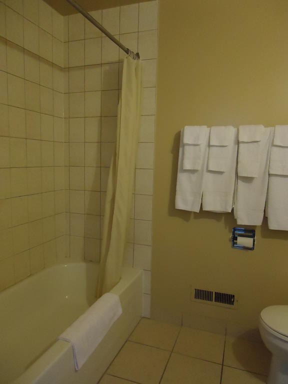 Kingsway Inn Thunder Bay Room photo